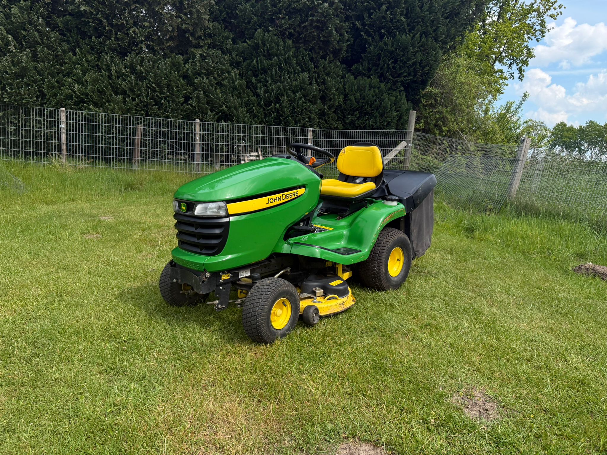 John Deere Rasentraktor